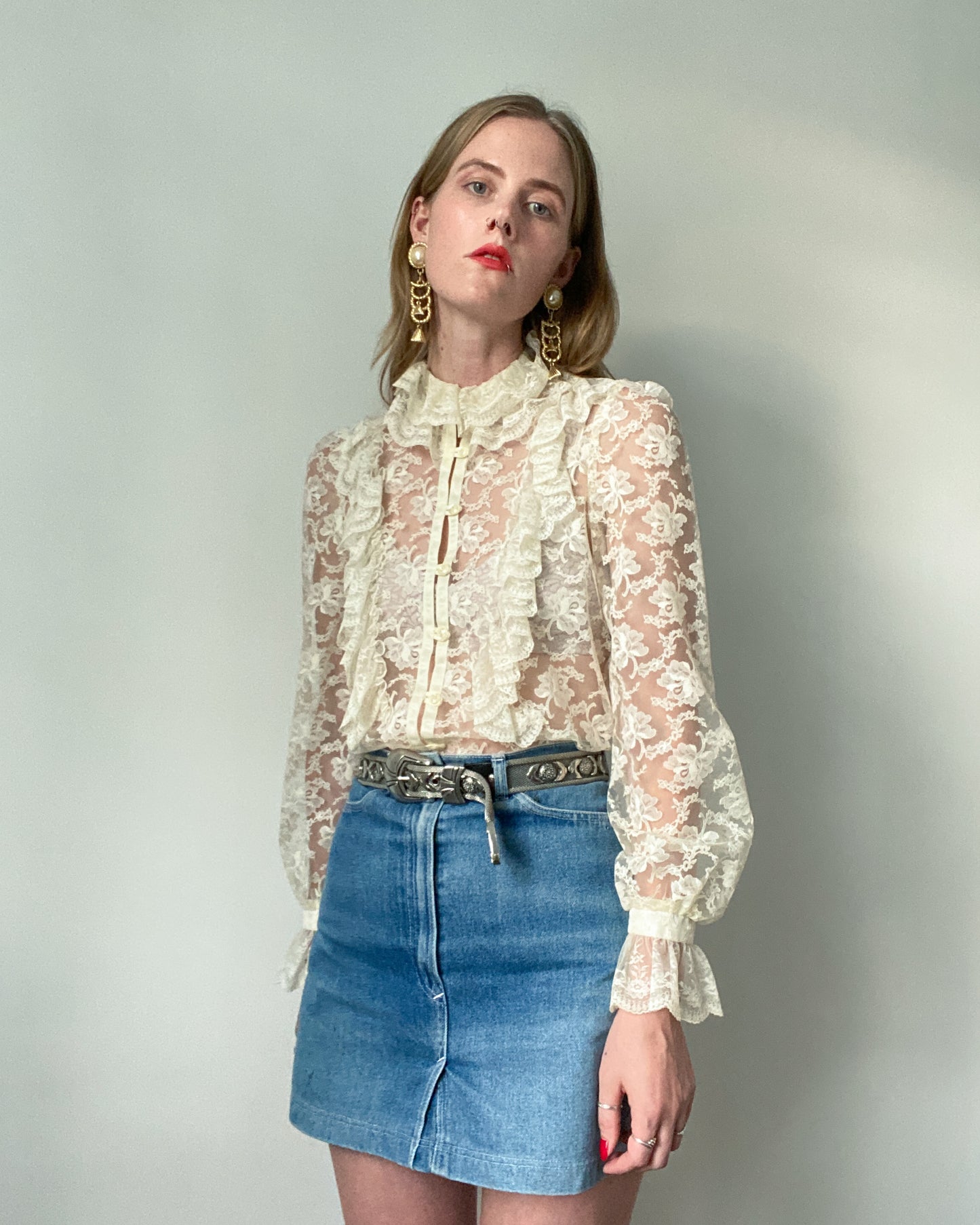 Stunning Cream Floral Lace Frilly Blouse | Size S/M