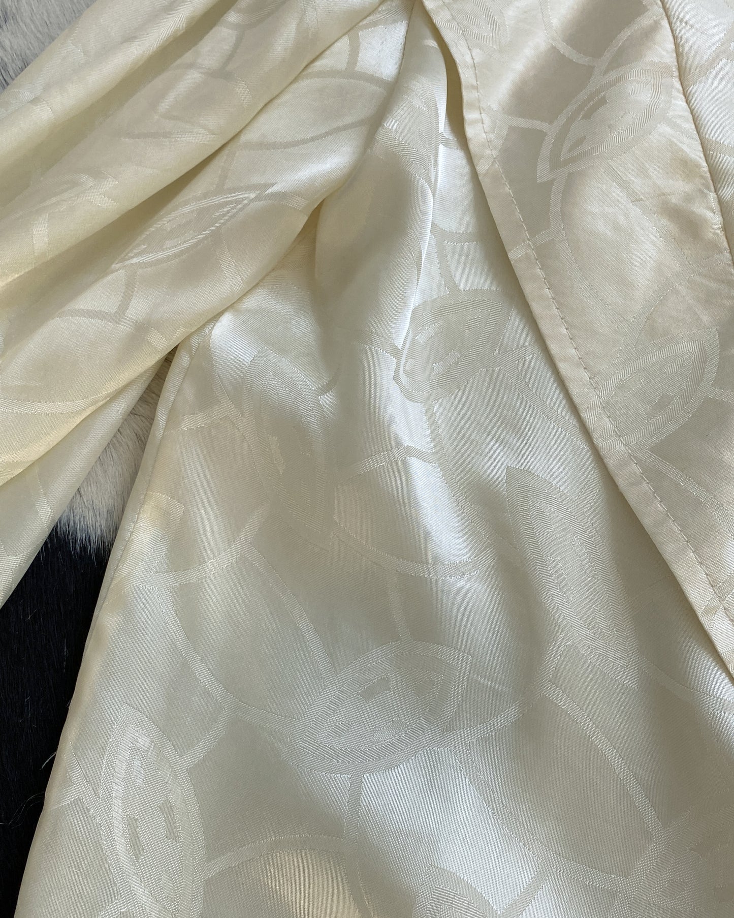 Cream Blouse with Epic Shoulders & Pussy Bow | Size M-L