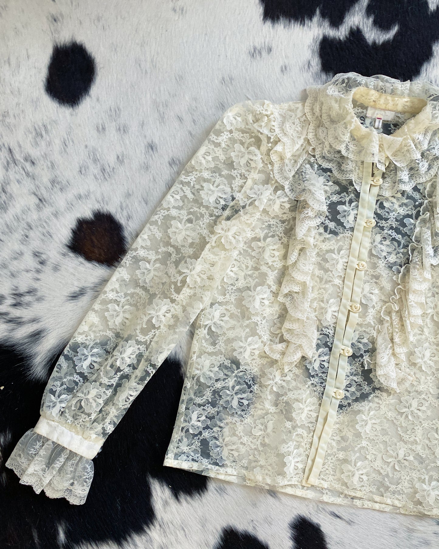 Stunning Cream Floral Lace Frilly Blouse | Size S/M