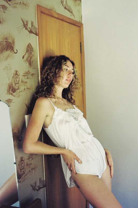 Vintage White Teddy | 8/10