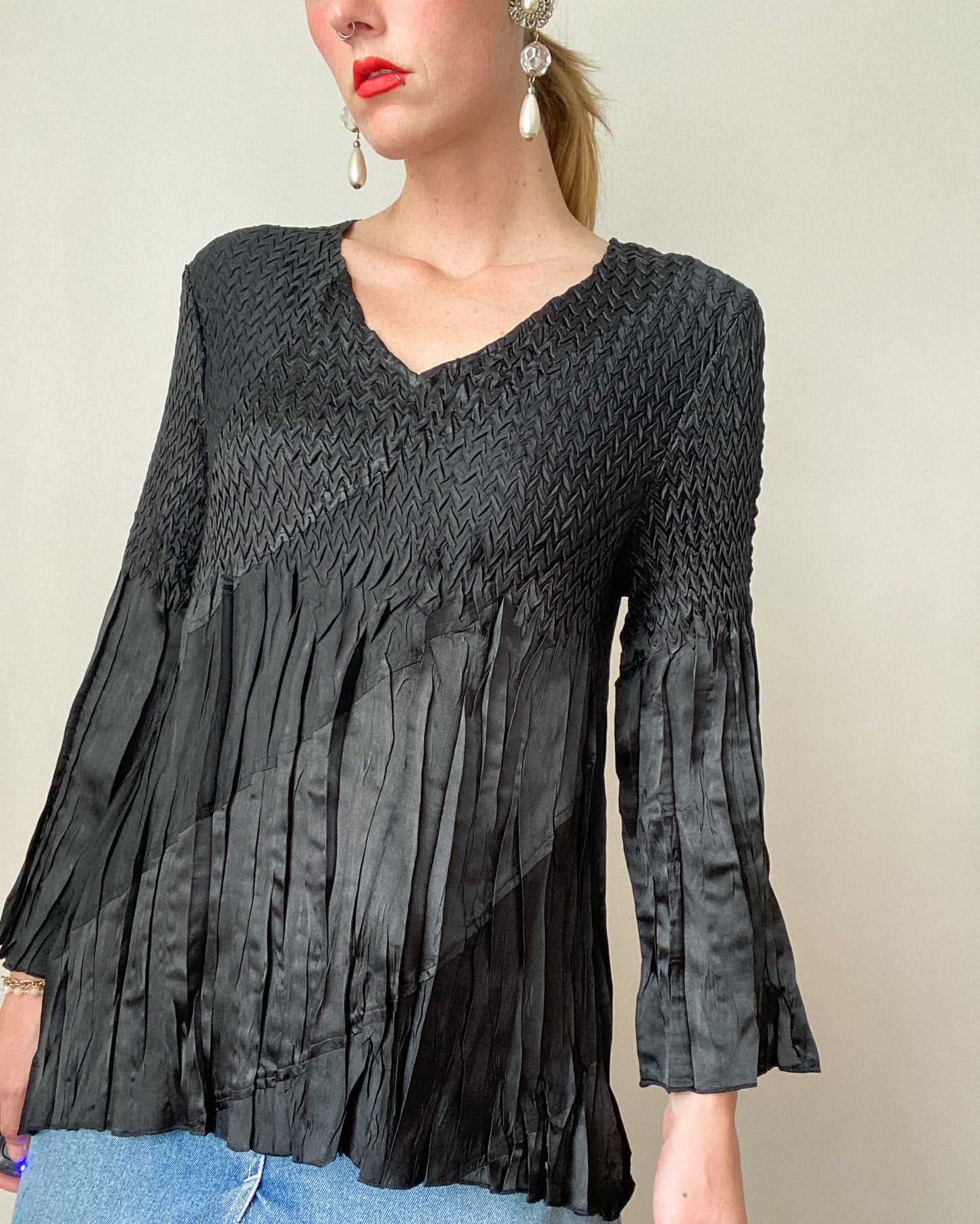 Y2K Black Crinkle Longsleeve Blouse | Size M