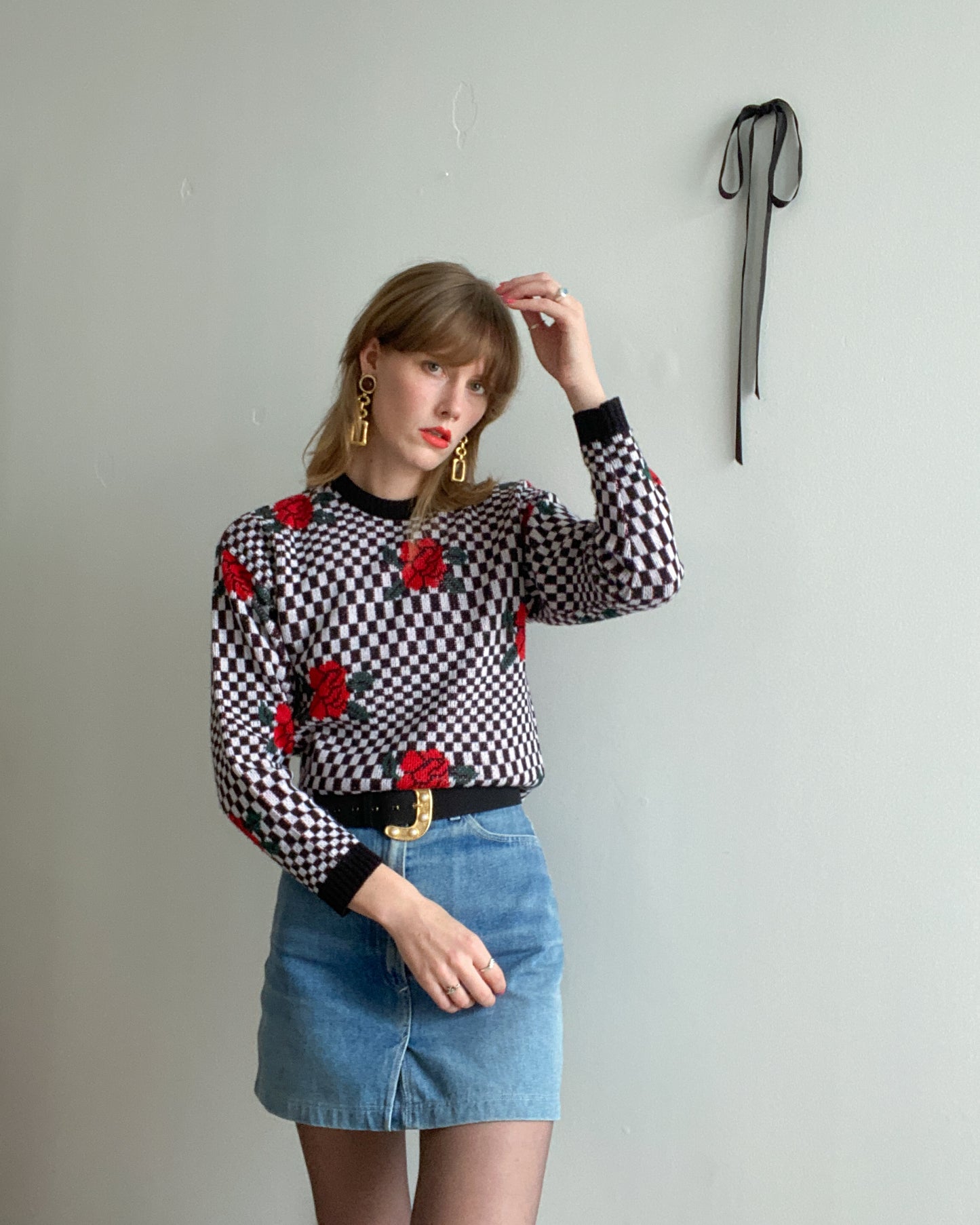 1980s Eaton Checkered & Rose Knit Sweater | Size S