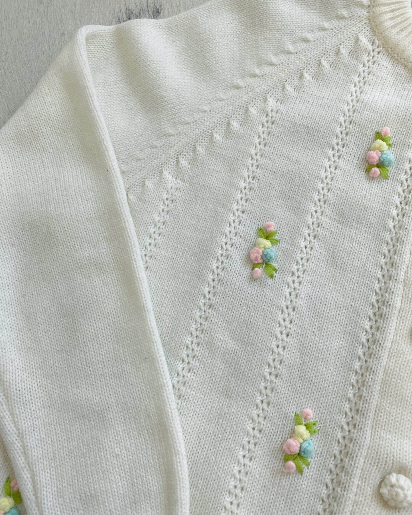 Vintage Cream Cardigan with Floral Embroidery | XS/S Size