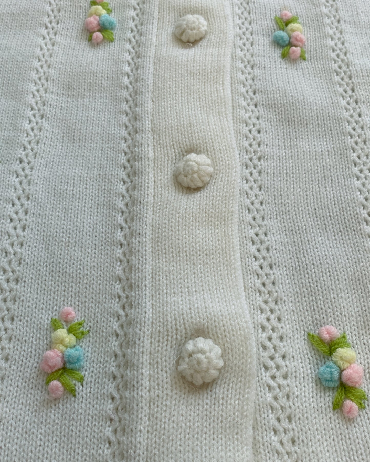 Vintage Cream Cardigan with Floral Embroidery | XS/S Size