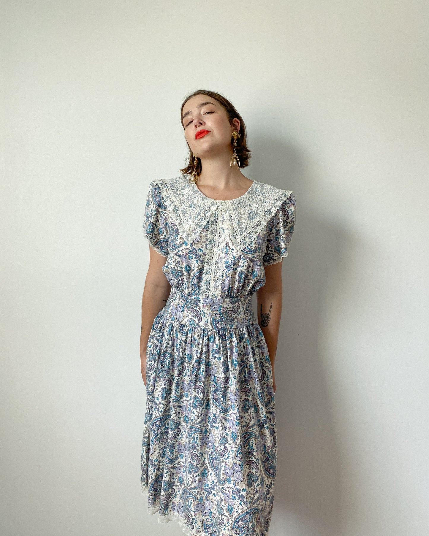 Vintage Floral Dress with Lace Collar, Made in USA | Size M