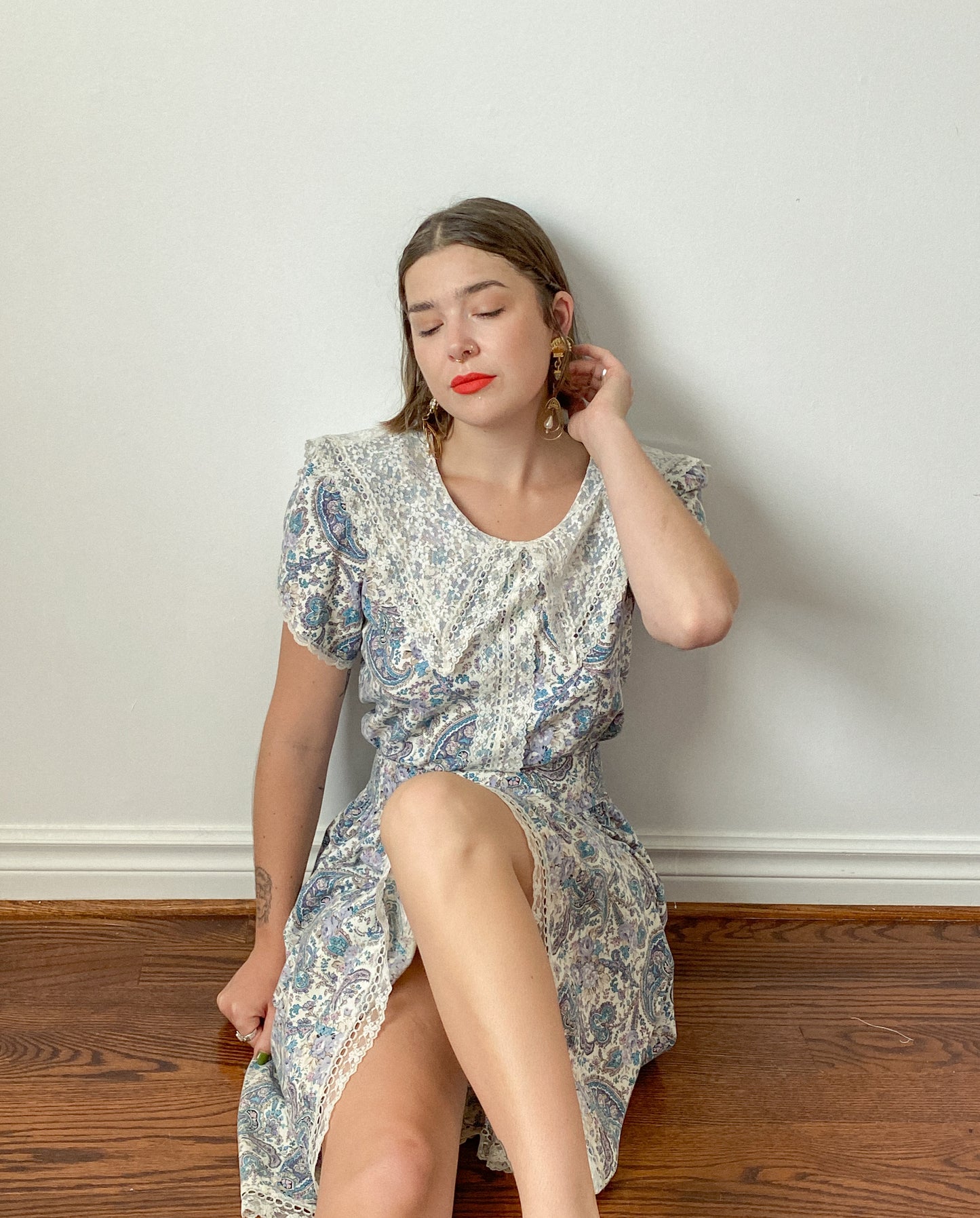 Vintage Floral Dress with Lace Collar, Made in USA | Size M